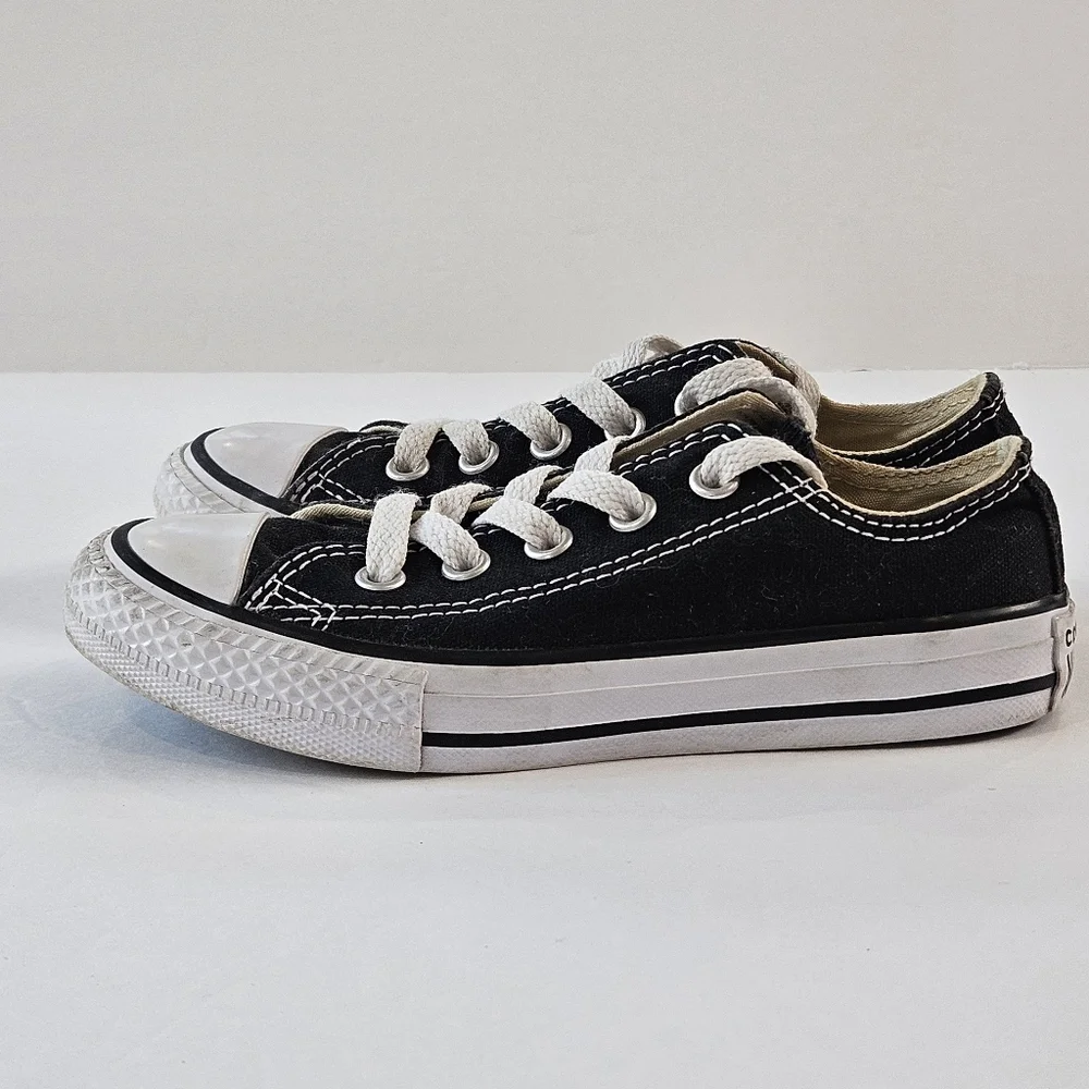 Converse All Star Low Top Children's Shoes, Black, Size 11 Good Used Condition